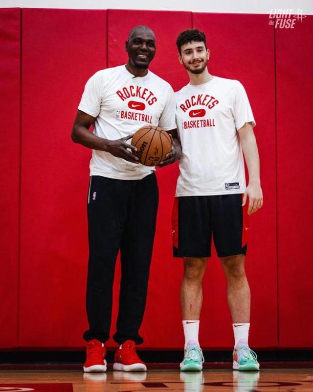 1674217788563078390.jpg 奥拉居旺.jpg